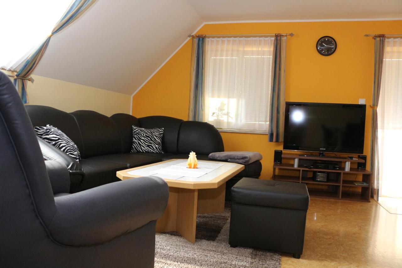 Ferienwohnung Moni Geiseldorf Экстерьер фото